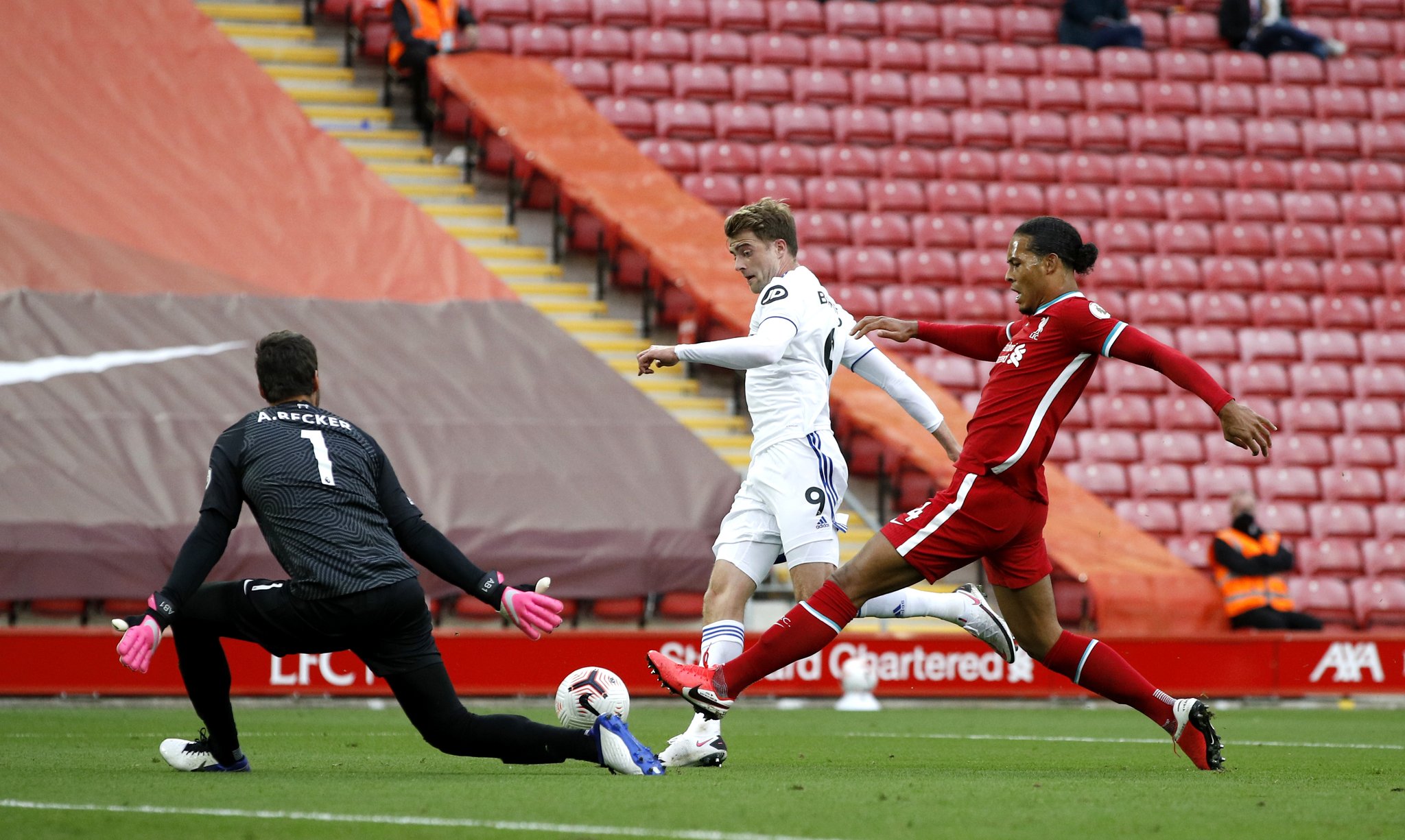 並帶領隊友 並帶領隊友